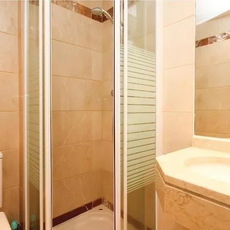 Apartment 2 Bedroom Lovely In La Cala De Mijas